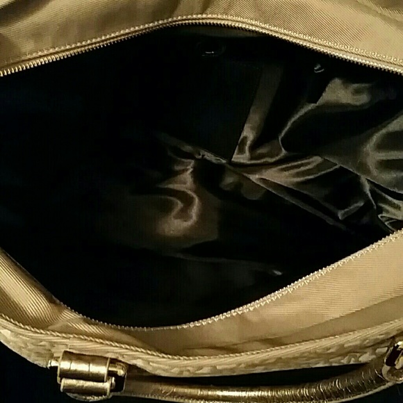 - DKNY WEEKEND BAG - Picture 3 of 3